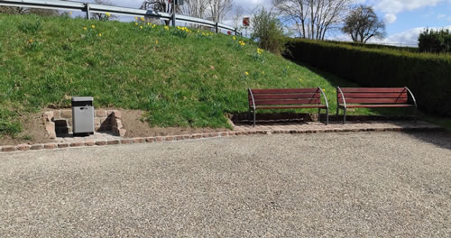 Vorplatz Friedhof Bild 2